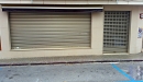 persiana aluminio anodizado acero vista frontal con ventanas troqueladas